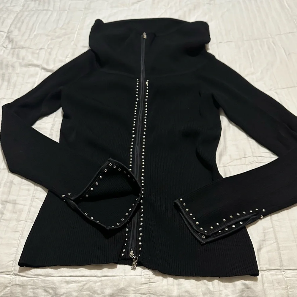 Cache - Picture 5 of 5